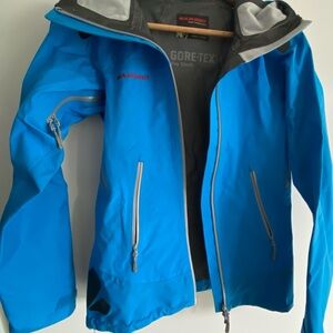Mammut Women’s Blue Gore-Tex Jacket, xs
